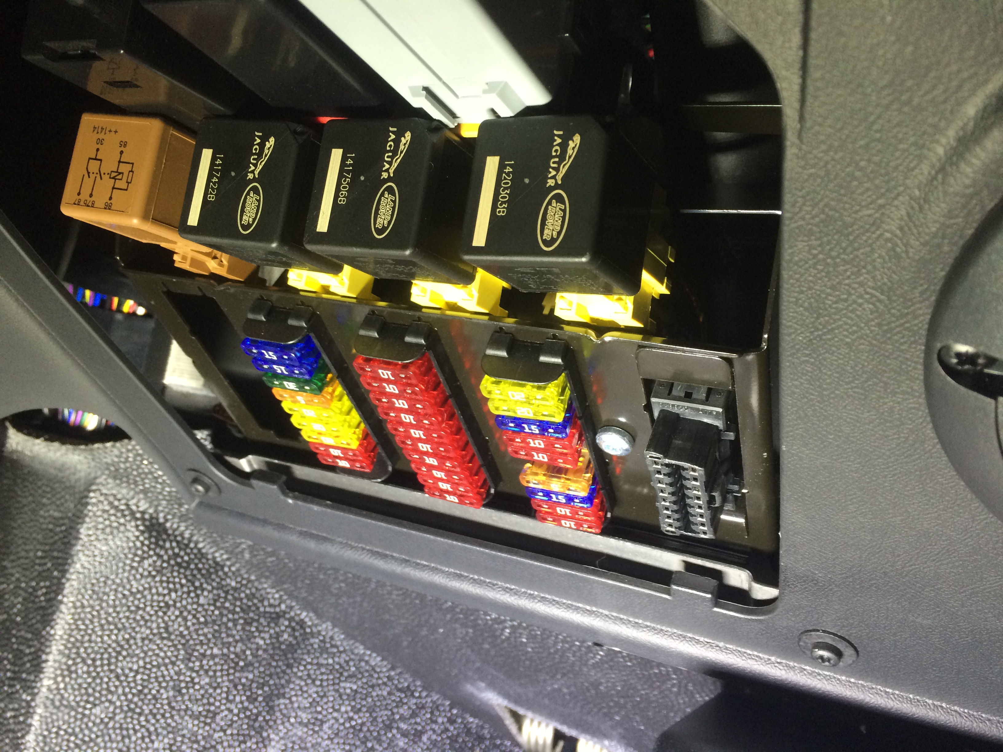 2010 Range Rover Sport Fuse Box Location